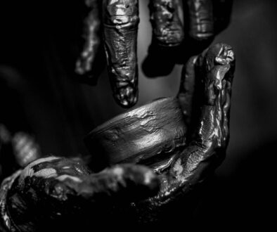 hand work employee hands consumer 6494302